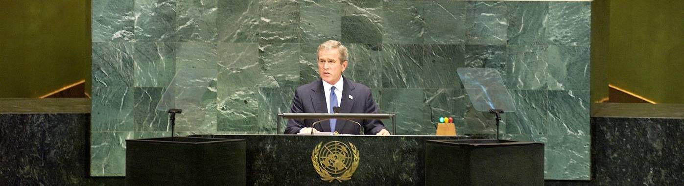 USA:s president George W. Bush talar i FN:s generalförsamling 2003. Foto: UN Photo/Michelle Poiré.